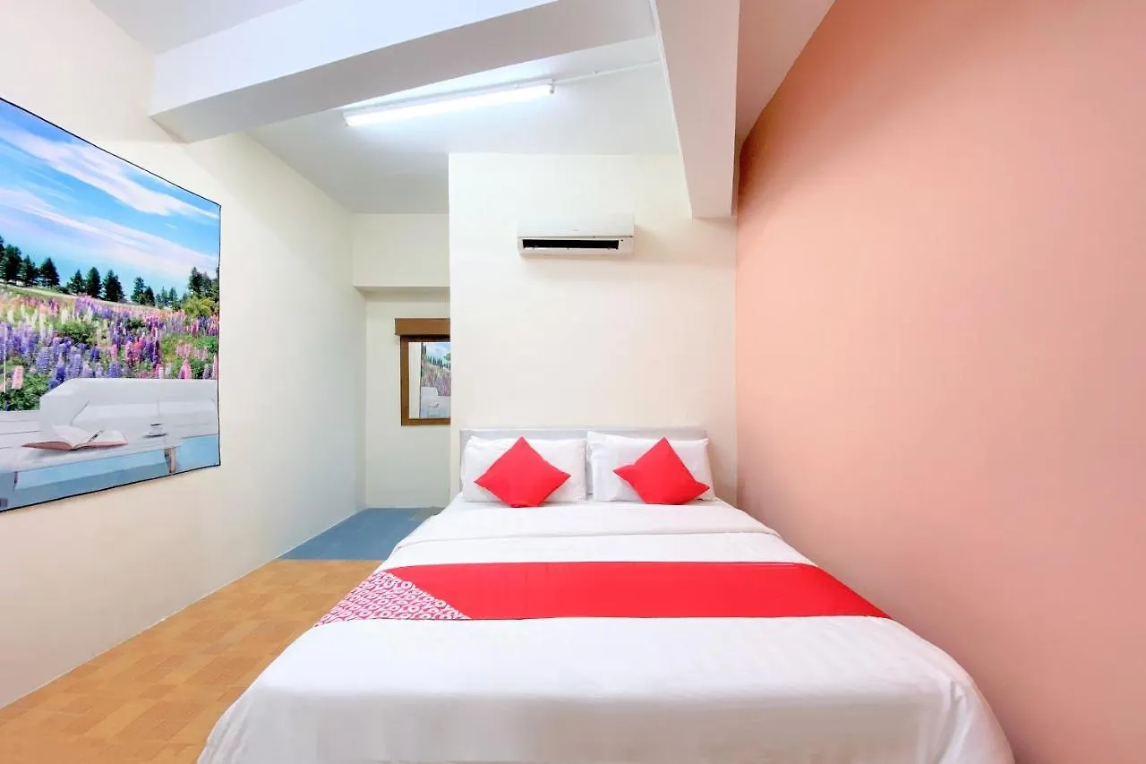 Oyo 89540 B Hotel Penang Bayan Lepas 2*,